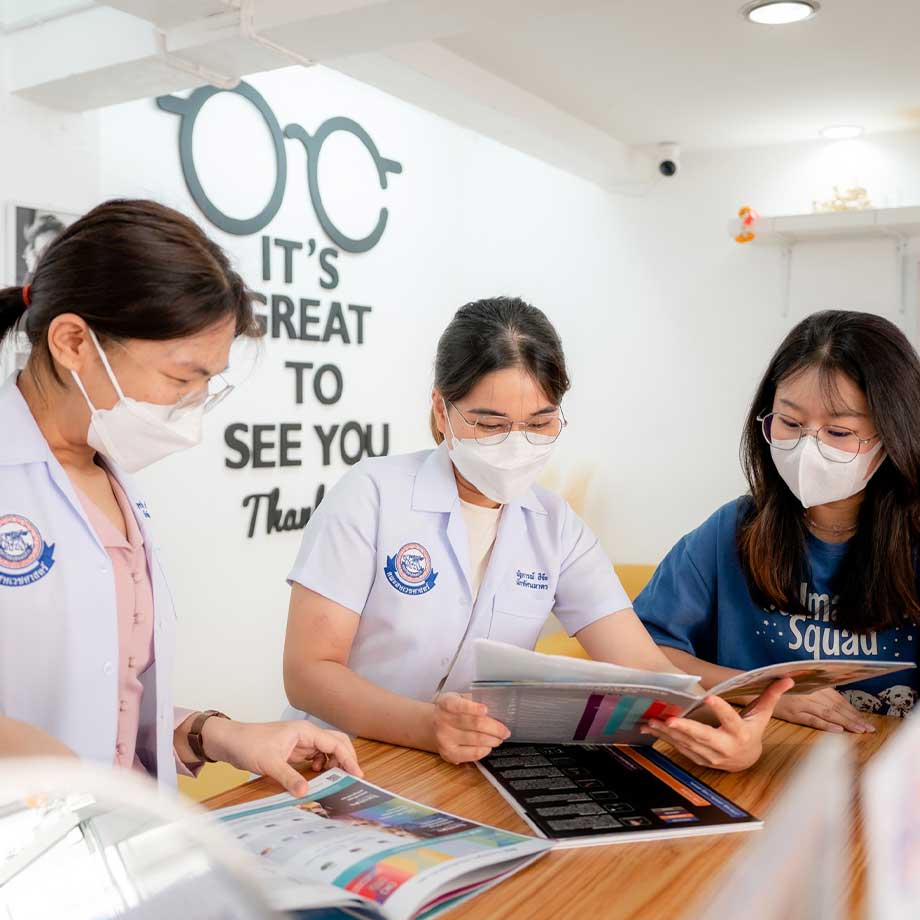 บรรยากาศร้าน Glasses to See You